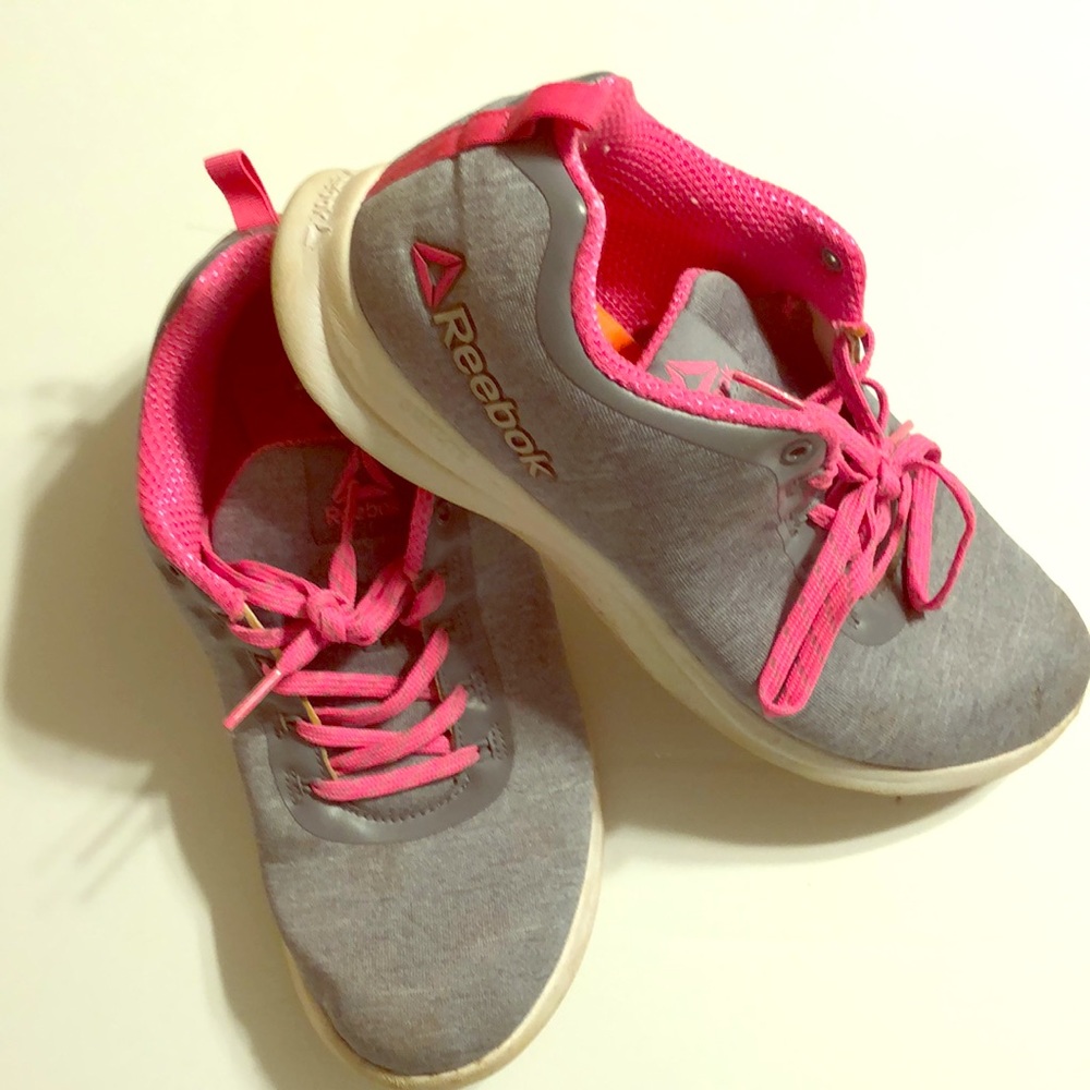 Women’s Reebok tennis shoes